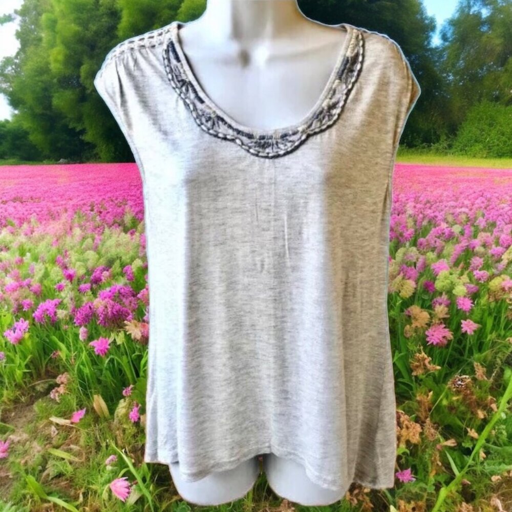 Twenty One 21 Gray Sleeveless Top Tunic Dropped Back Embroidery